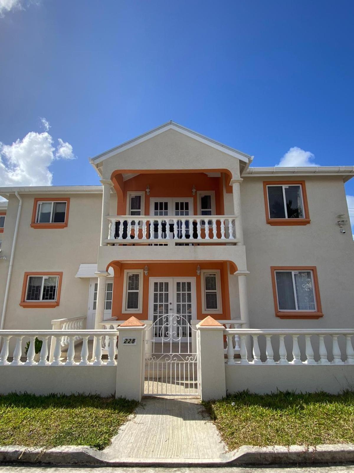Ixoras Beach Apartments Saint Peter Exteriér fotografie
